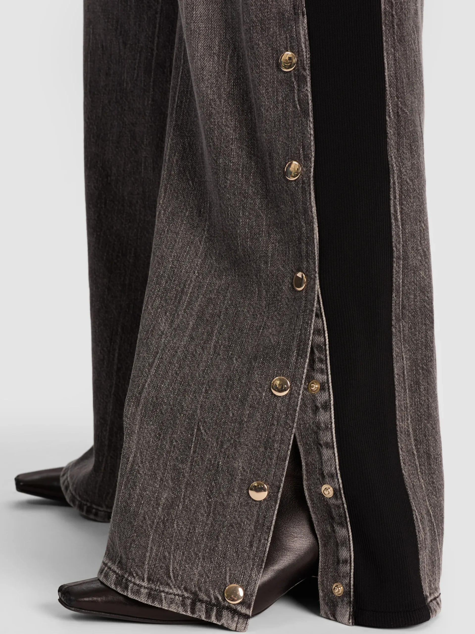 Alice and Olivia AMAZING SNAP JEAN