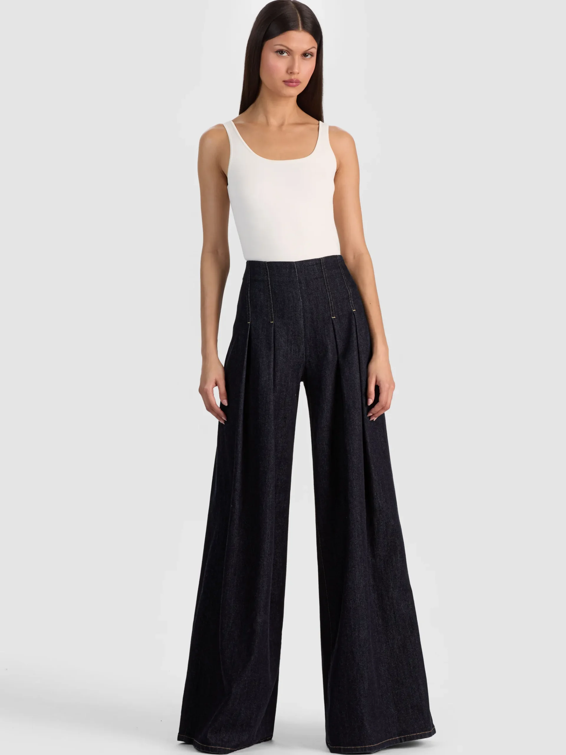 Alice and Olivia HENRY PLEATED DENIM PANT